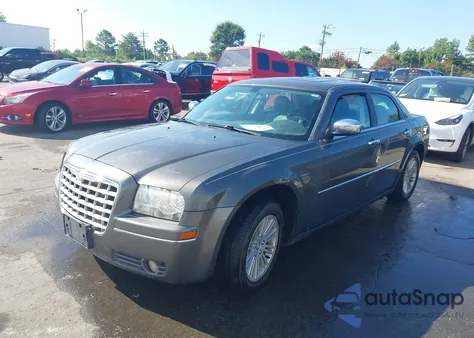 2010 Chrysler 300 Touring/Signature Series/Executive Series из США, поврежденный, VIN 2C3CA5CV6AH104783